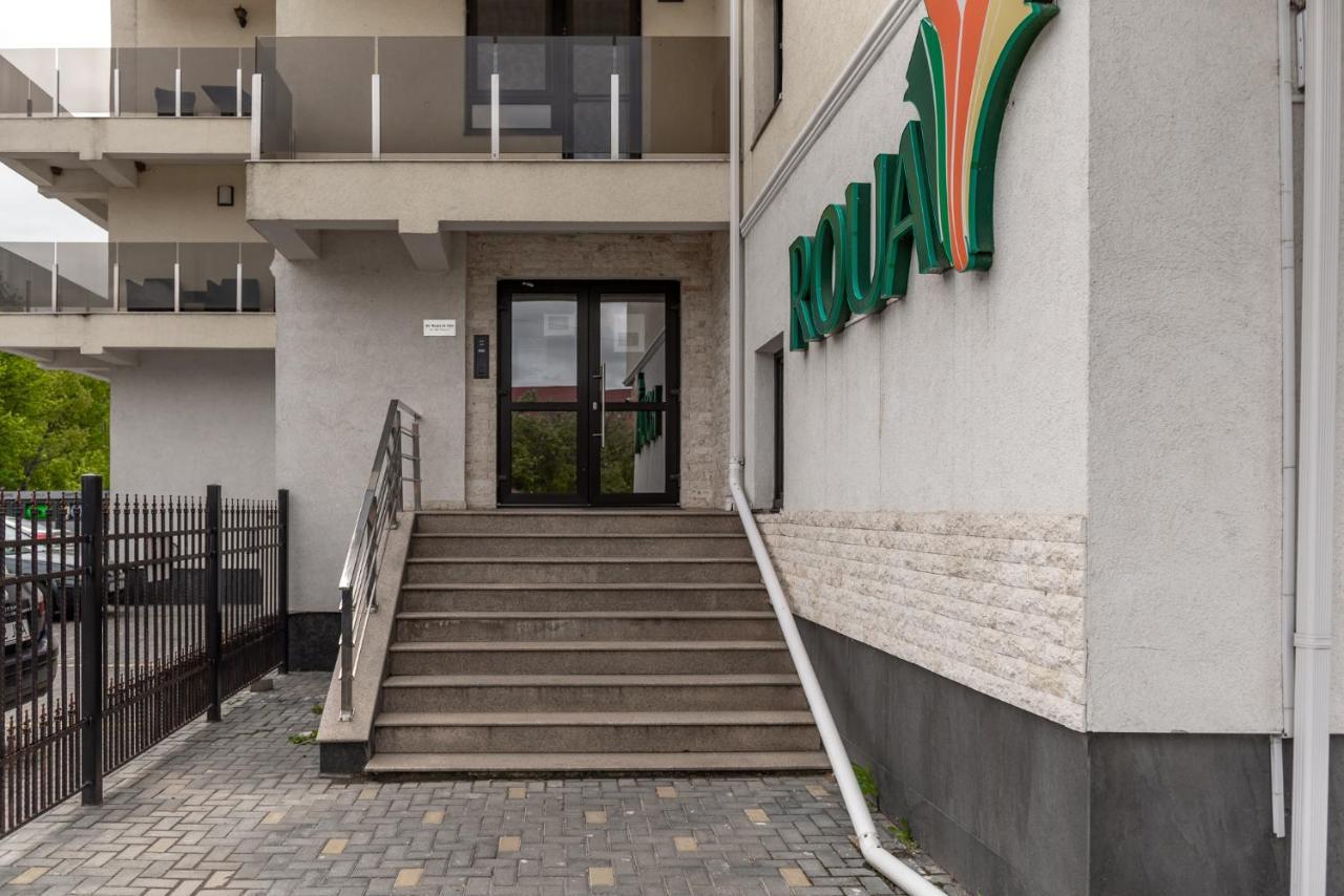 Dreamgarden Airport Apartment & Secure Parking & Airport Shuttle Iasi Exterior photo